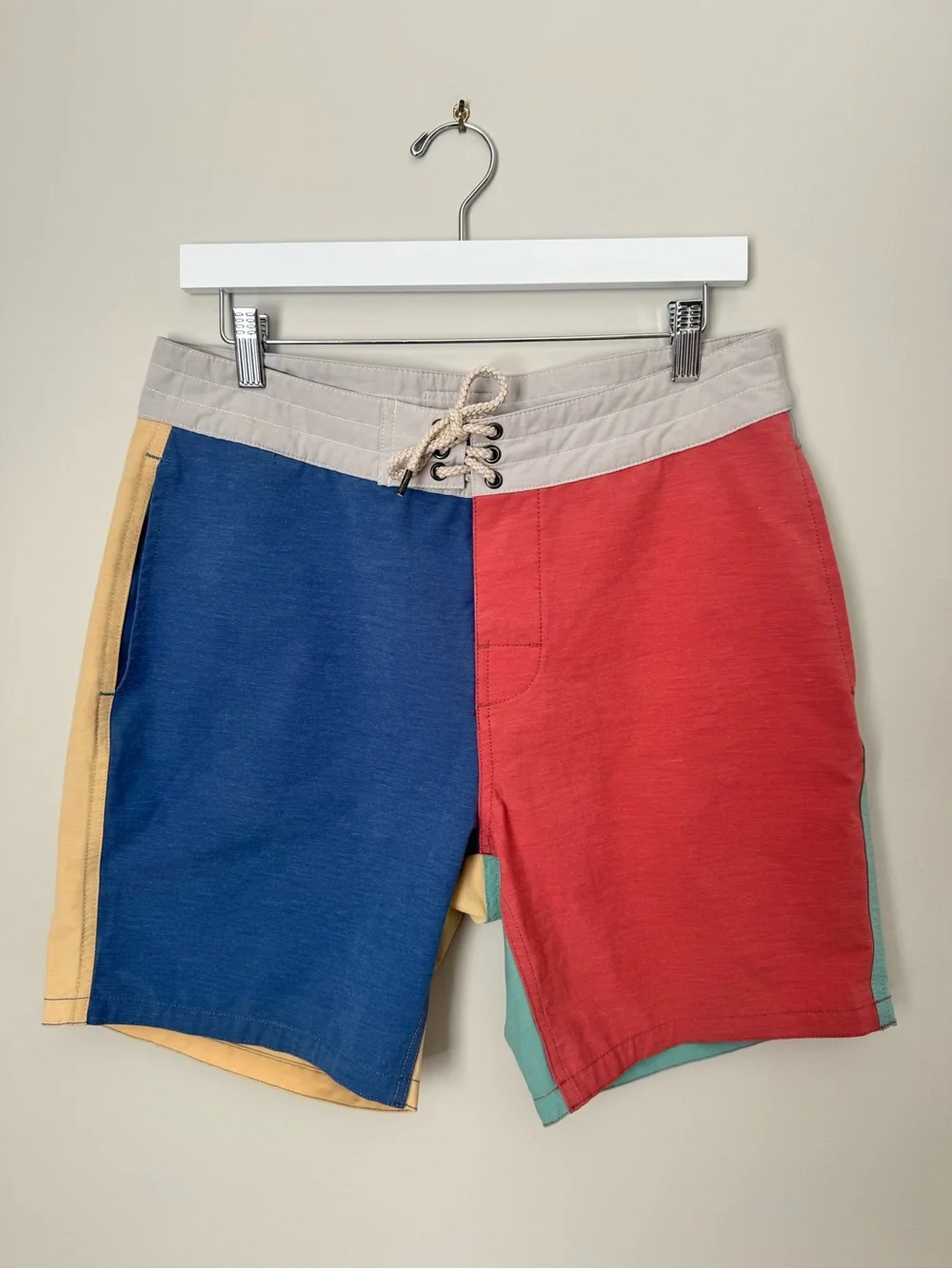 Faherty Fun Board short in Sumer Mix - 31